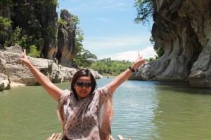 It seems that we cannot get over with its beautiful background to have a selfie hahaha