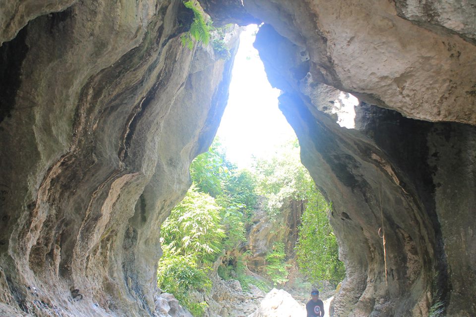 Escape to Malangaan Cave and&nbsp;Springs